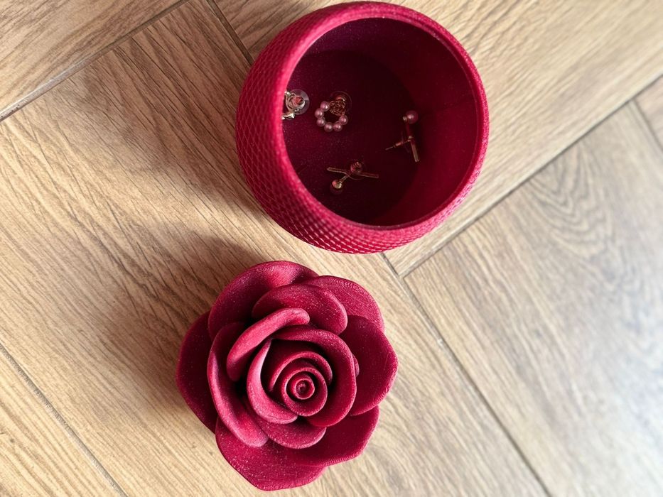Szkatułka na biżuterię