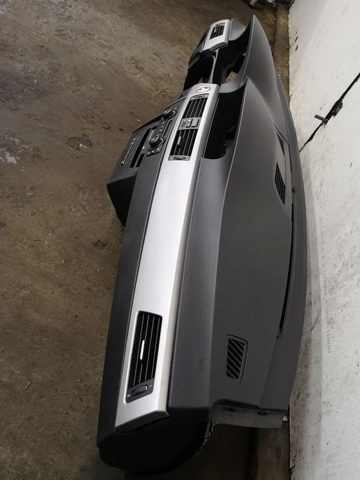 bmw e90 e91 e92 deska kokpit konsola pod nawigację oryginał pulpit