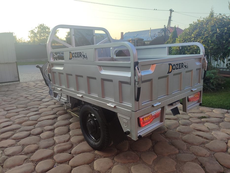 Електротрицикл вантажний