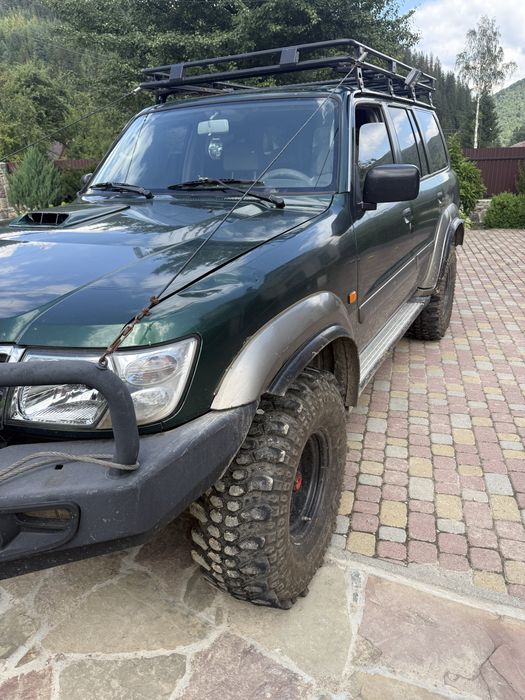 Джип Nissan Patrol