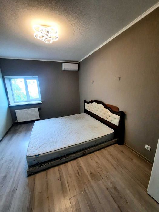 Продам 2-х комнатную квартиру с ремонтом  метро 5 минут