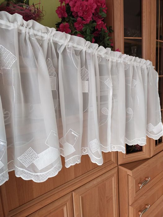 Zazdrostki, 2 sztuki - haftowany woal.