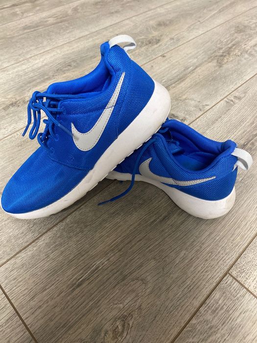 Кросівки.     Nike