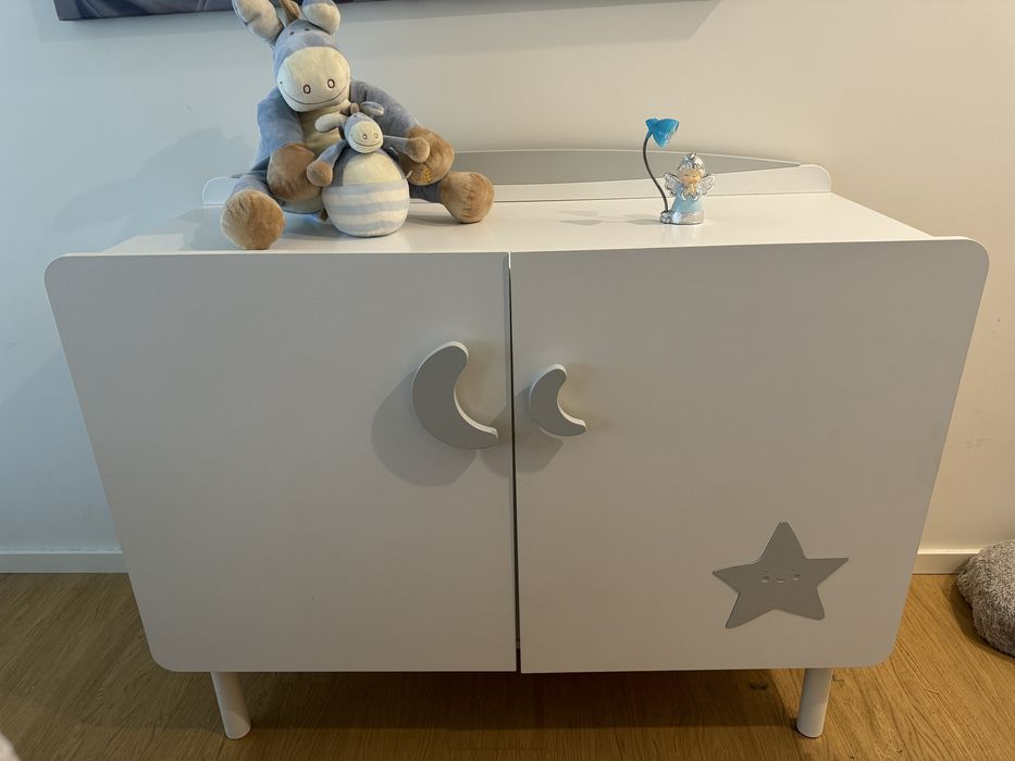 Cama e armario de bebe