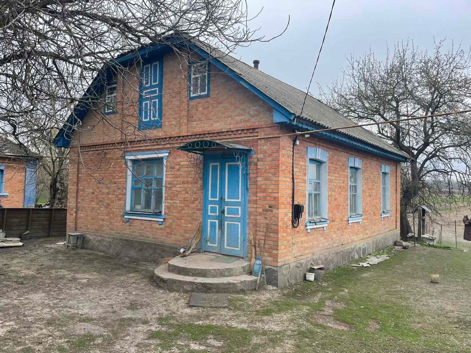 Продається затишний газифікований будинок із господарськими спорудами в Полтавській області, Лубенський район, с. Лука.