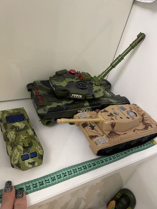 Військова техніка ,танк