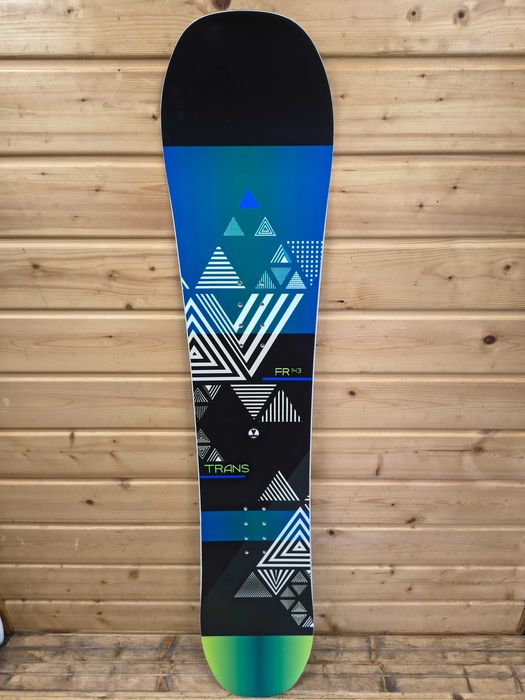 Powystawowa deska snowboardowa Trans FR 143 cm