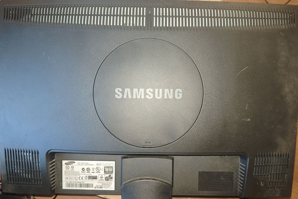 Монитор Samsung SyncMaster 2243nw