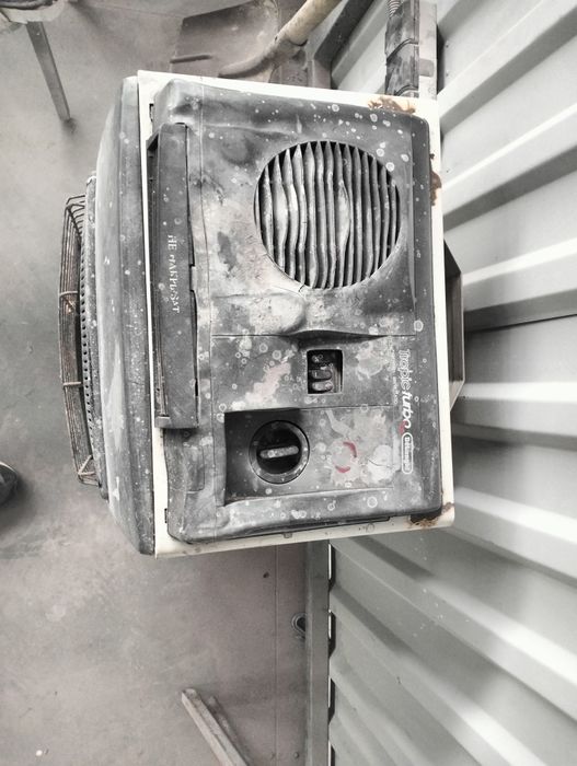 Продам обігрівач на газі delonghi