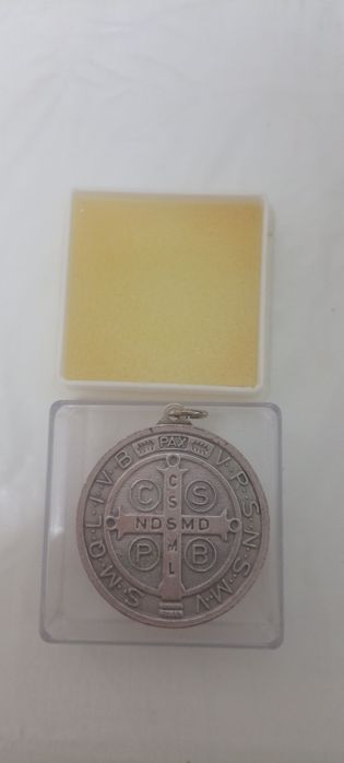 Medalha e cruz de São Bento