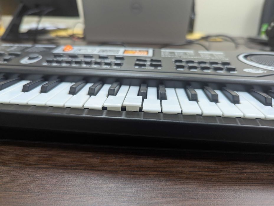 Teclado eletrónico infantil MQ‑6106, 61 teclas