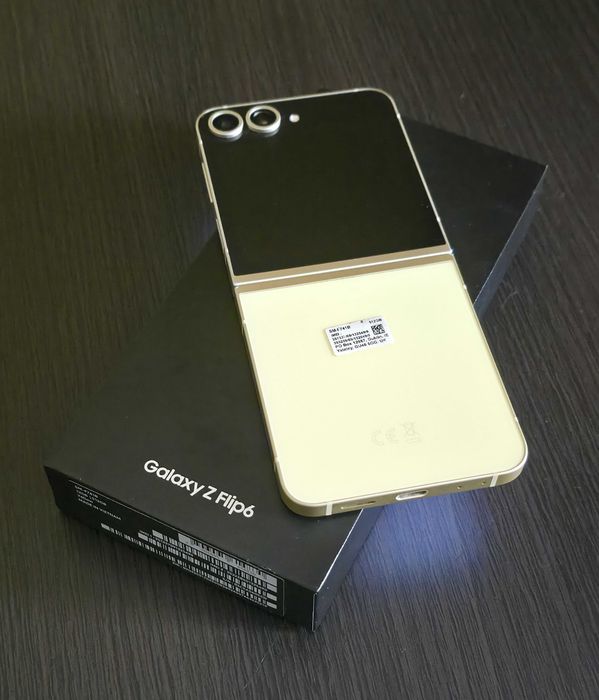 Samsung Galaxy Z Flip 6