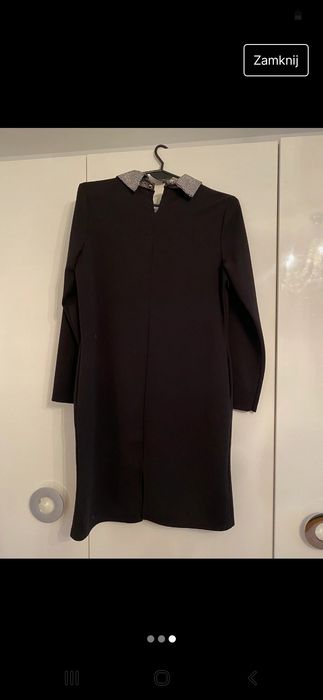 Czarna sukienka z kołnierzem