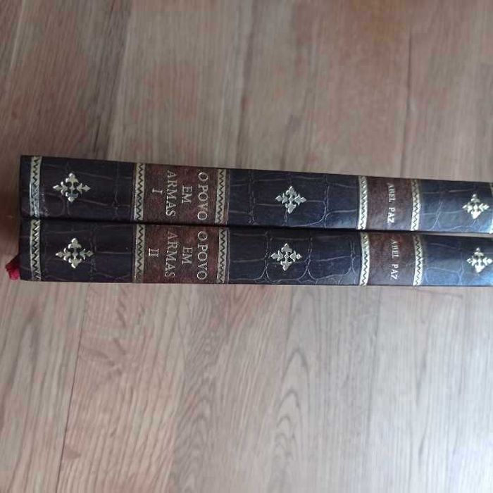 vendo livro  o povo em armas  vol I E II