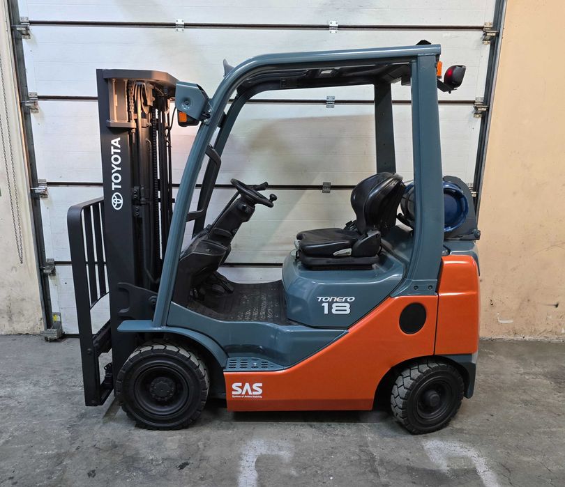 Навантажувач вилковий, газовий 1.8 тонн, Toyota 02-8FGF18 Триплекс