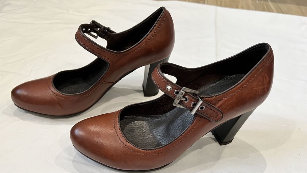 Sapatos tamanho 38 como novos