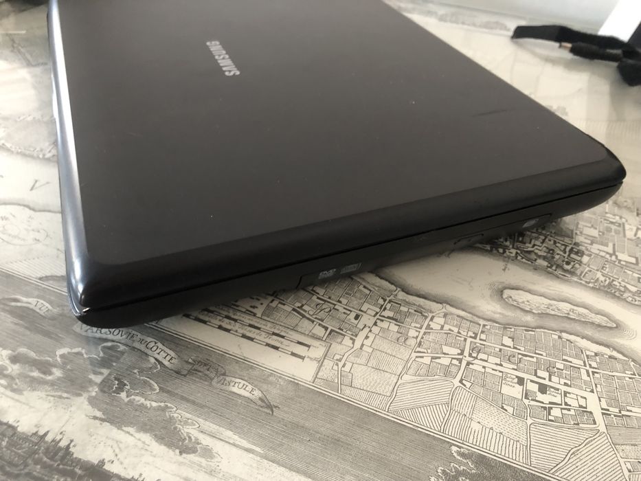Laptop samsung NP-R509