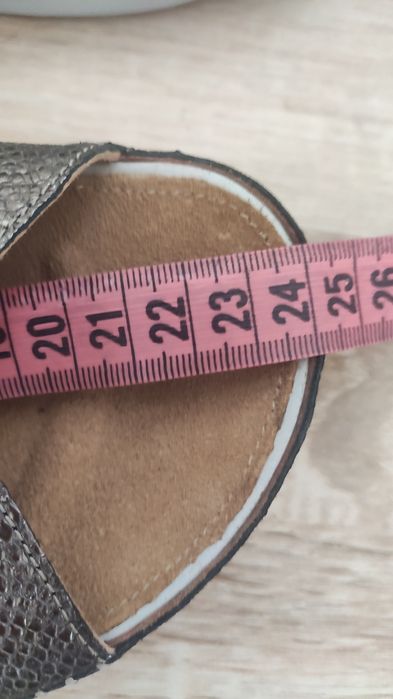 Босоніжки жіночі шкіряні Clarks