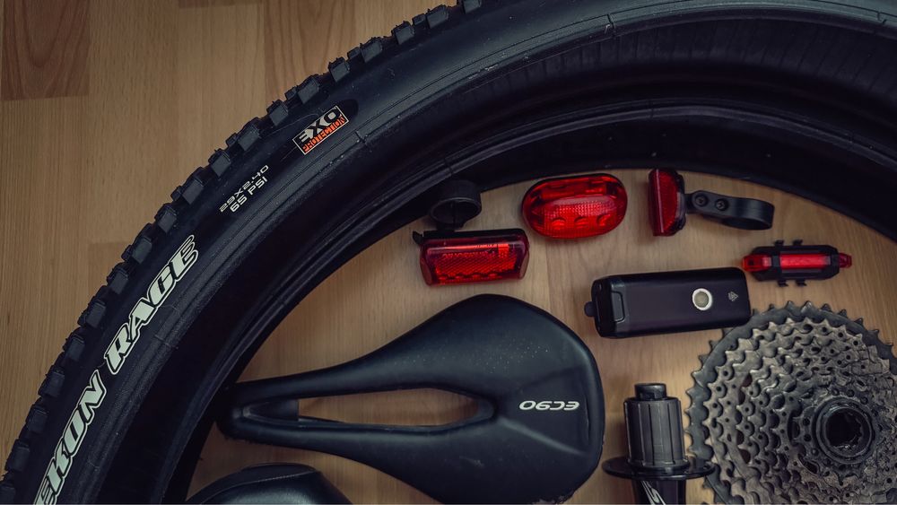Запчастини до велосипеду! Maxxis, Bontrager, Specialized!