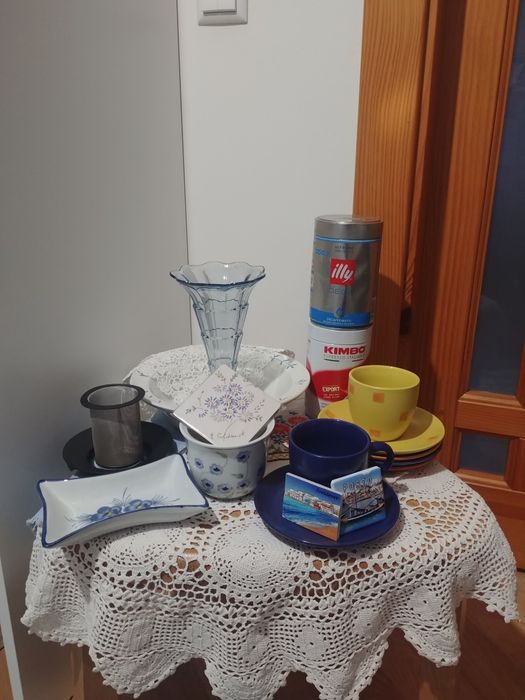 Лот вінтаж скатертна мереживосито ikea ваза kimbo illy жестяна салатни
