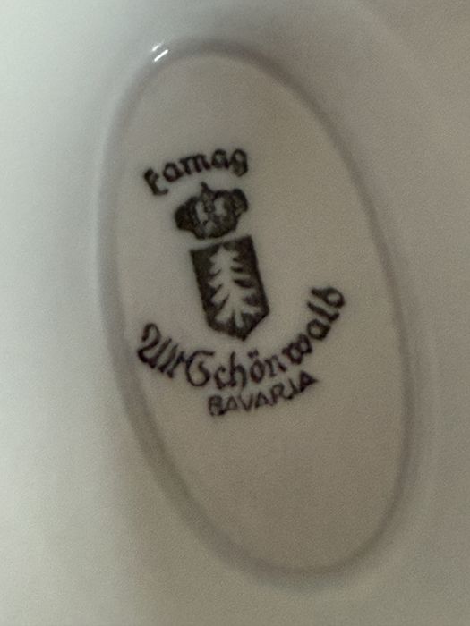 Duży zestaw obiadowy że złoceniami porcelana