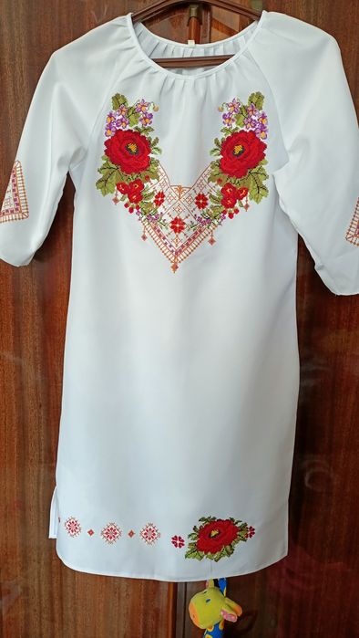 Вишите плаття нове