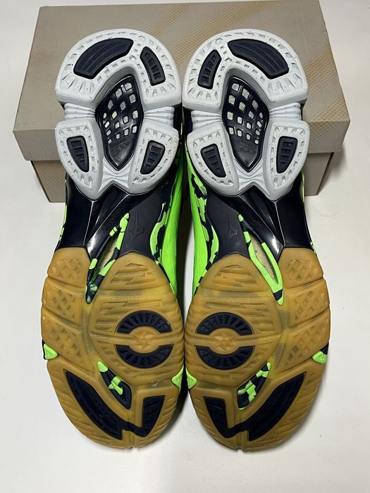 Кросівки Mizuno Wave Lightning Z2