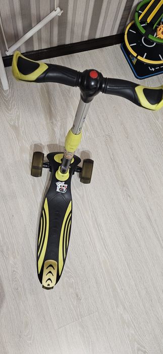 Дитячий самокат GOLF