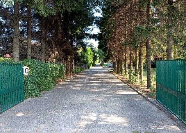 Obiekt biurowo-magazynowy przy węźle autostradowym na sprzedaż