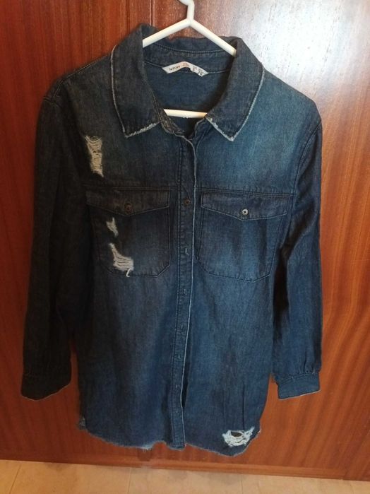 Vestido de ganga da lefties, tamanho S muito bonito e elegante,também dá para usar como casaco