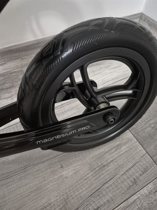 Rowerek biegowy Cariboo Magnesium PRO