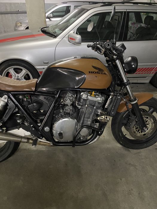 Honda cb1000 super four