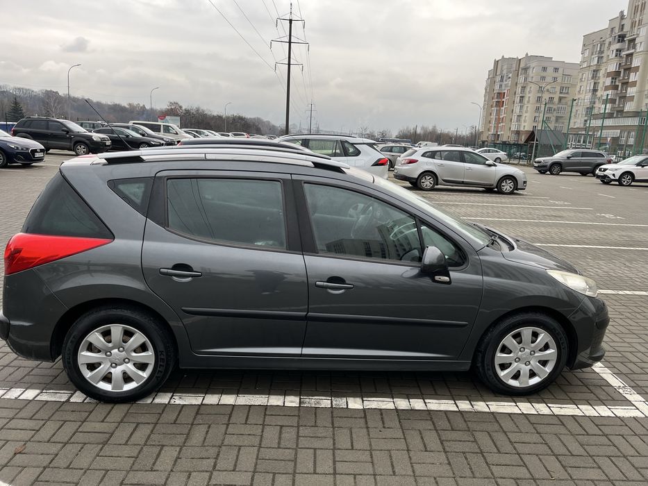 Продаю авто Peugeot 207