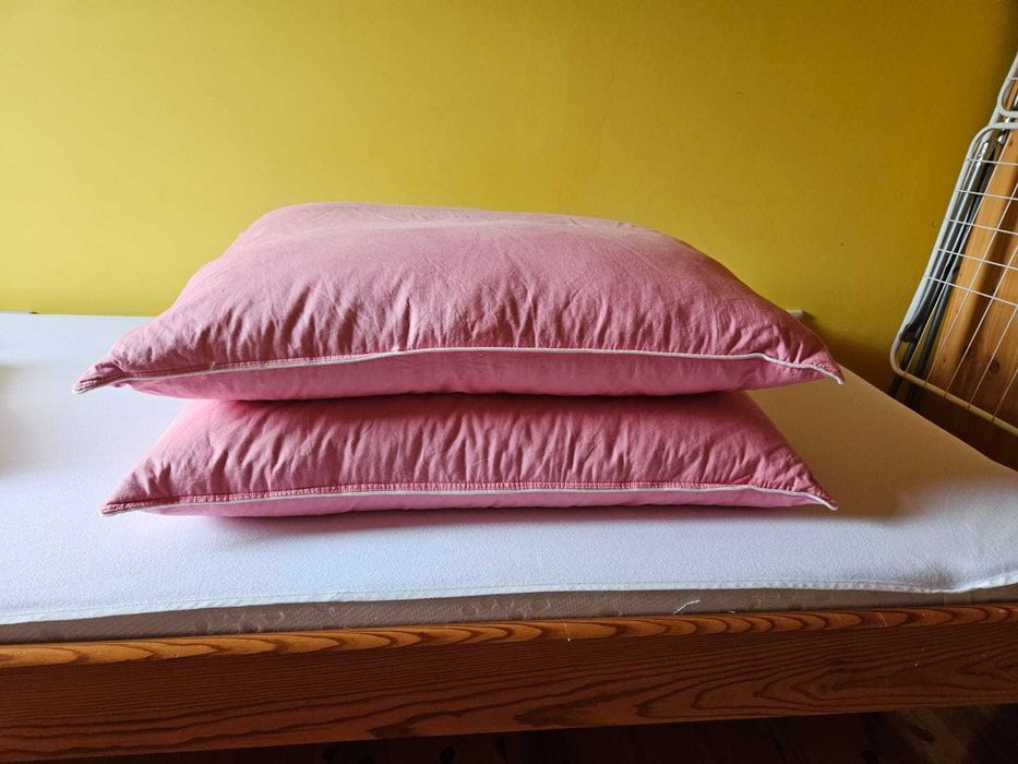 Dwie poduszki z pierza 80x70cm