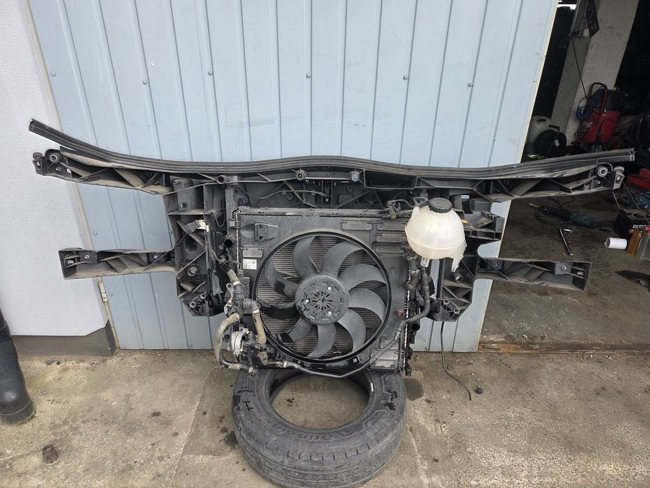 Pas przedni chlodnice Mercedes Sprinter W907 2.0 CDI Sprinter W906 2.2CDI