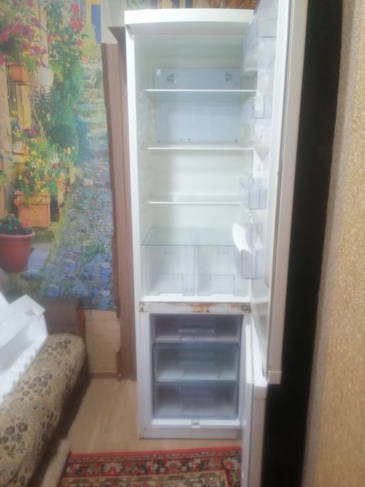 Холодильник Zanussi