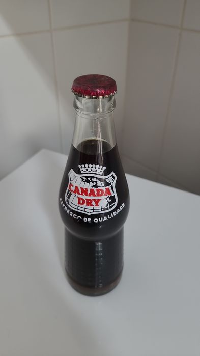 Garrafa antiga pirogravada Canada Dry.
