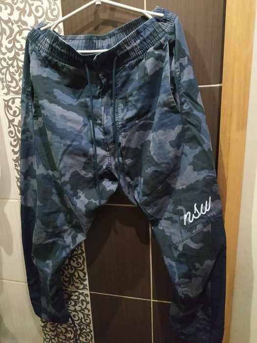 Мужские спортивные штаны,брюки  Найк nike m nsw nsw pant wvn camo orig