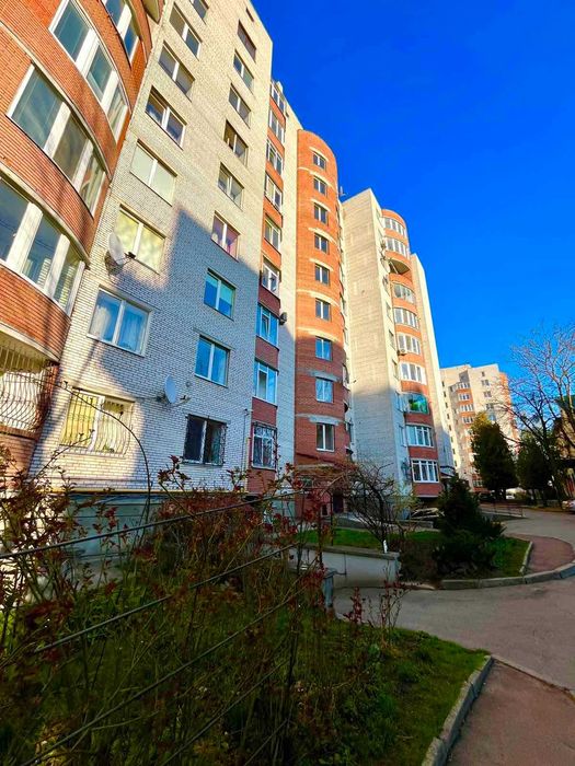 Продаж 3-кім. квартири. вул. Зелена-Жасминова-Новобудова Карпатбуд