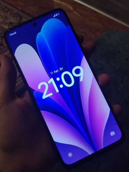 Продам телефон redmi 13 ( ЗАХИСНЕ СКЛО)