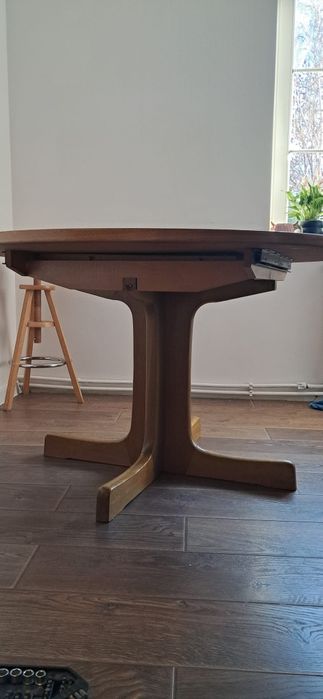 Okrągły stół dębowy rozkładany