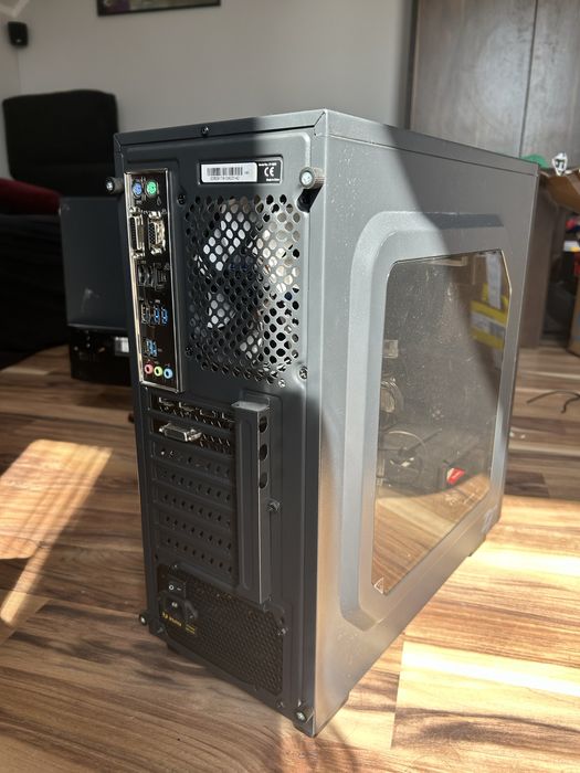 Komputer Gamingowy + Monitor