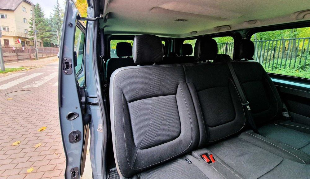 Renault Trafic - Bus / samochód na wynajem 9 osobowy