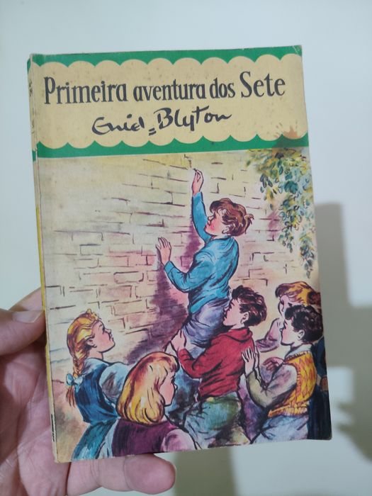 Livros antigos e raros