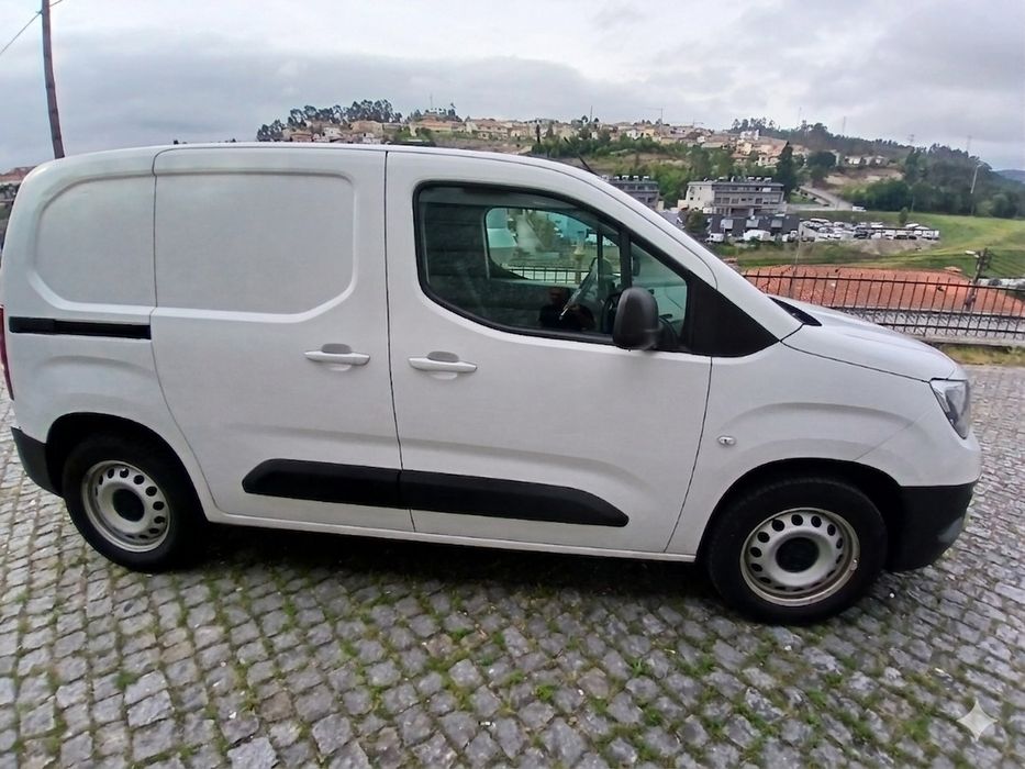 Opel Combo e Cargo 100% Elétrica preço com iva