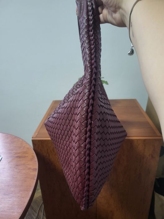 Об'ємна, плетена, сумка-багет