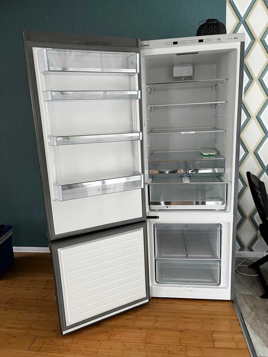 Холодильник Bosch KGE58Al40