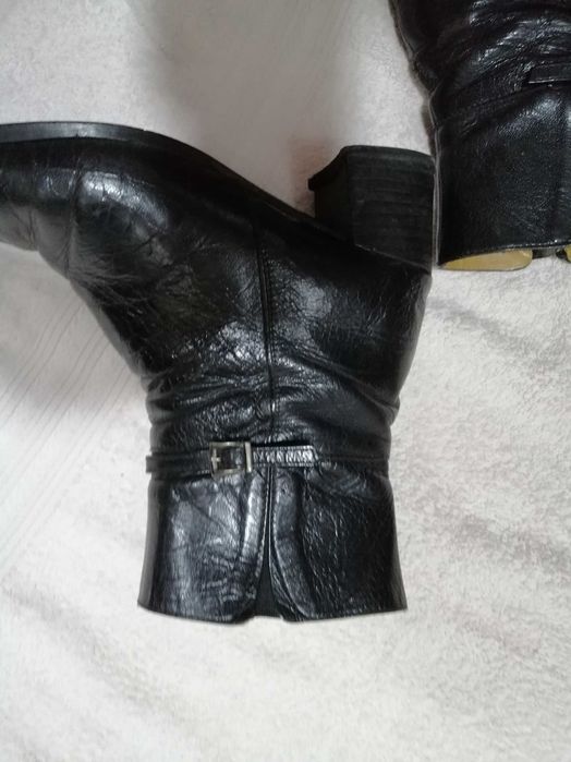Botas em pele preto, tam. 36