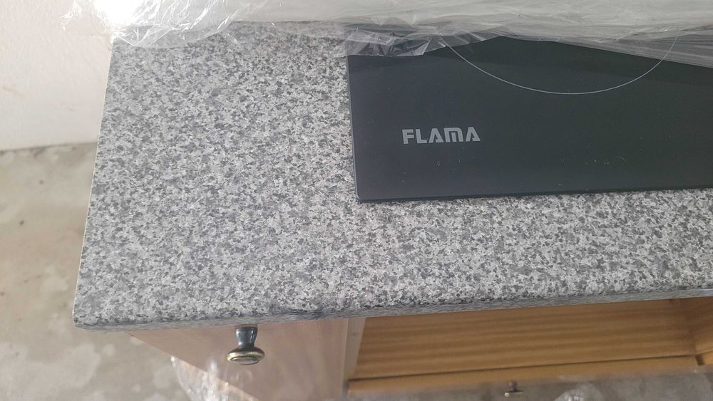 Movel para forno e placa de encastre em madeira maciça-Como novo