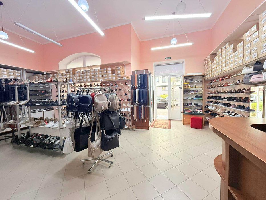 Оренда комерційного приміщення, вул. Пасічна (90 м.кв.)